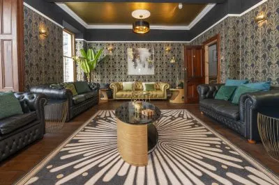 The-belmont-barmouth-lounge-luxury-holiday-home-Barmouth-400×266